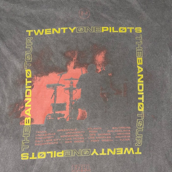 21 Pilots Official “Bandito” Tour merchandise: Adult Concert T-Shirt - Picture 4 of 6